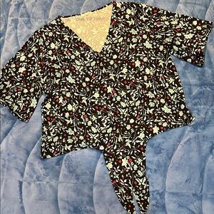 Floral V-Neck Tie-Front Blouse, XXL
